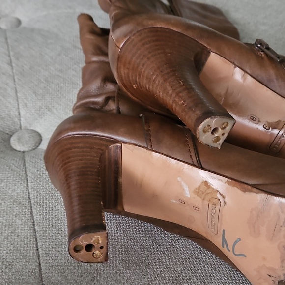 🌟 Mid Calf Brown Genuine Leather Coach Boots With Gold Accents Size 9 🌟 - Picture 7 of 9